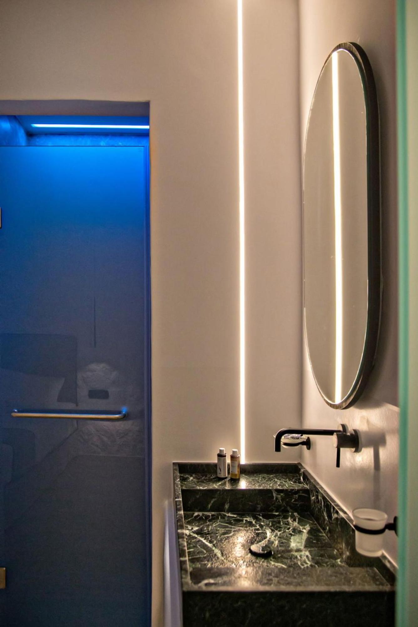 Levantes Luxury Suites II Тинос Екстериор снимка