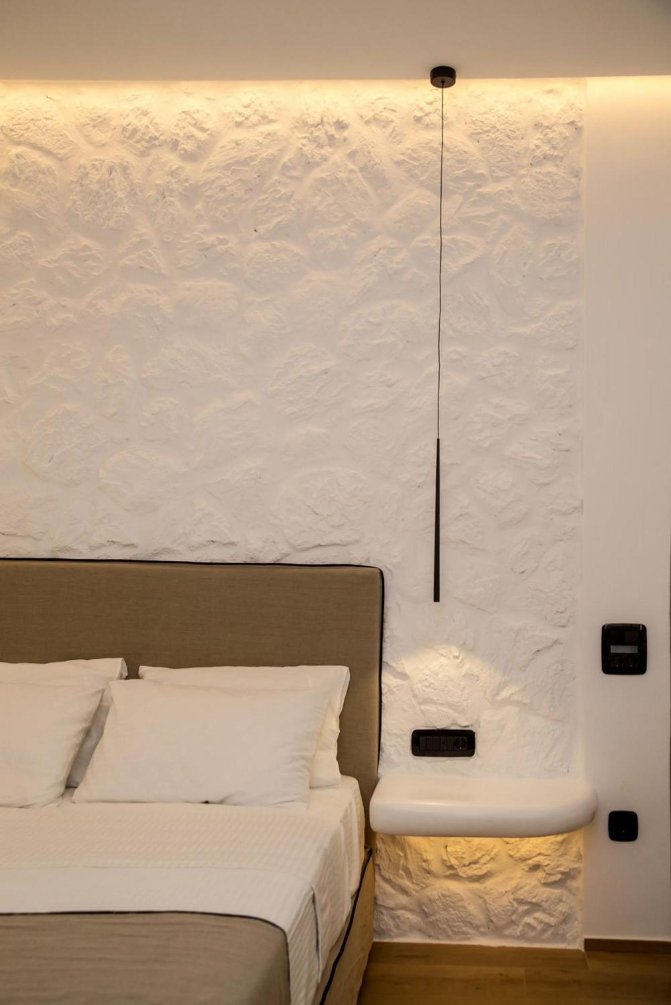 Levantes Luxury Suites II Тинос Екстериор снимка